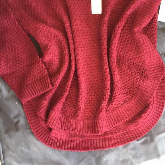 Burgundy ๐ท Sweater - Picture 5 of 7